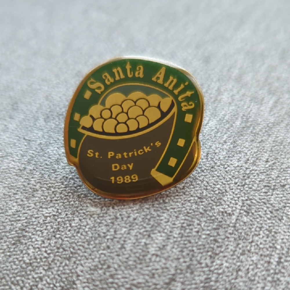St. Patrick's Day Santa Anita 1989 Lapel Enamel Pin